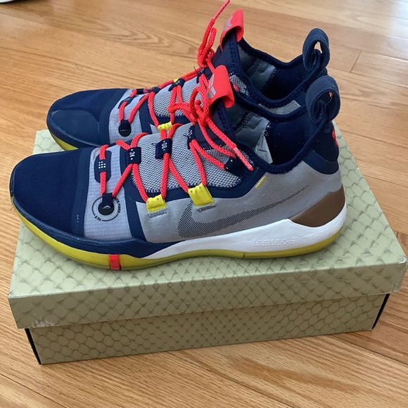 Men’s slightly worn Kobe AD basketball shoes. - Picture 5 of 9